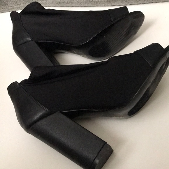 Chic Black Booties - Picture 4 of 5